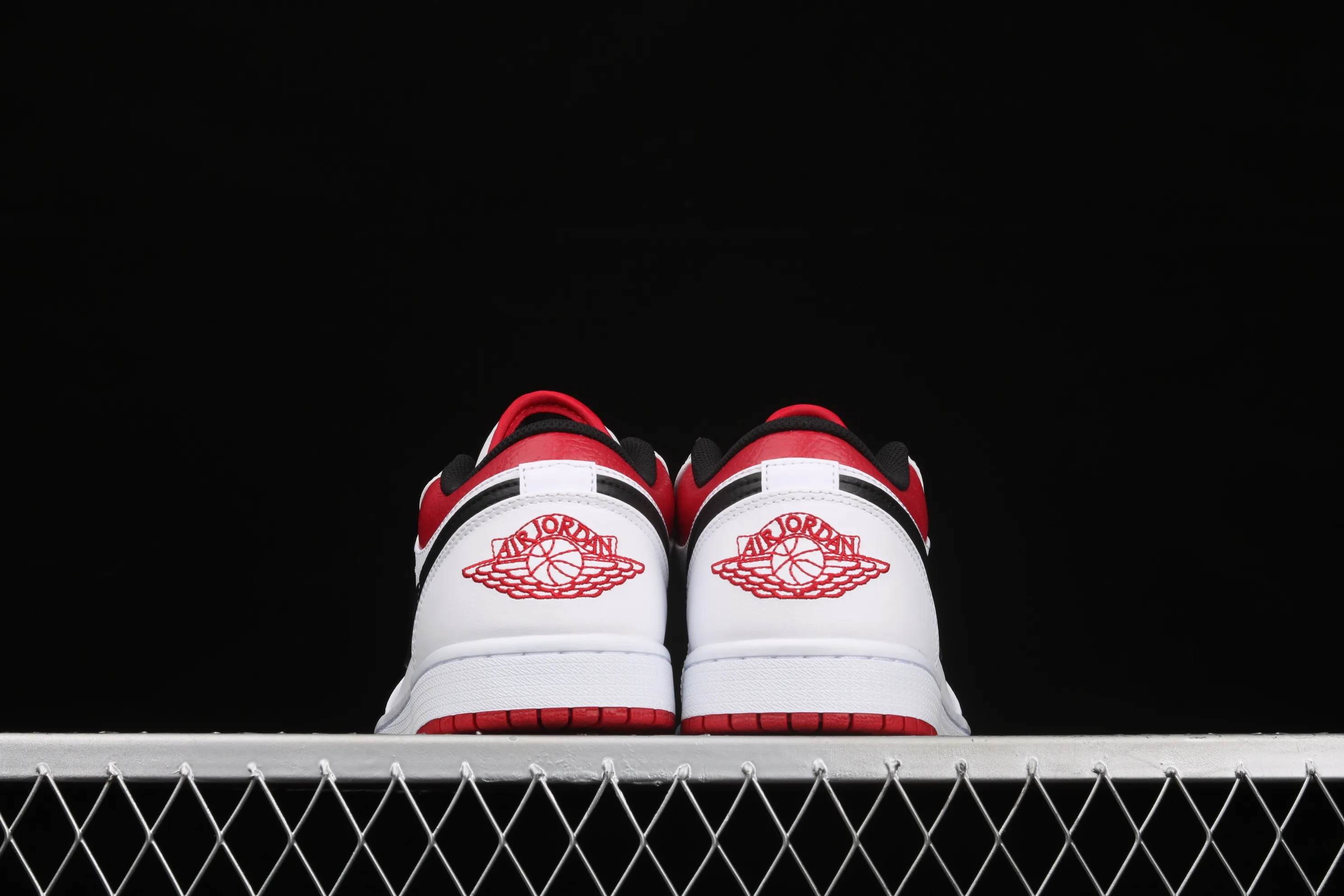 All categories Air Jordan Jordan series basketball shoes Air Jordan 1 Low G version pure original Air Jordan 1 Low AJ1 Joe 1 white black red cultural and leisure sports sneakers 553558-118